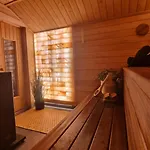 Σπίτι διακοπών Familievennlig & Jacuzzi & Badstue
