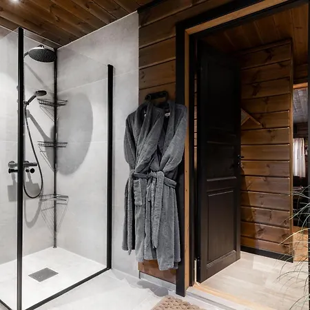 בית נופש Familievennlig & Jacuzzi & Badstue