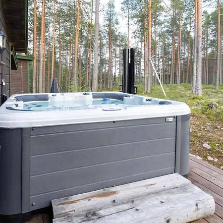 בית נופש Familievennlig & Jacuzzi & Badstue